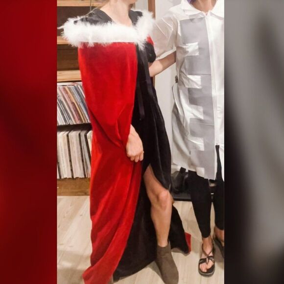 6 FT Premium Reversible Velvet Royal Cloak/Cape - Ostrich Feather Trim - Picture 3 of 9